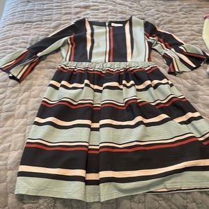 super cute dress, fits super comfy.